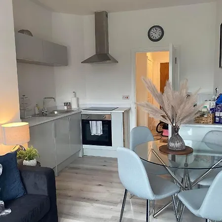 The Retreats 2: Pet-Friendly Flat in Kenfig Hill Apartment Exterior photo