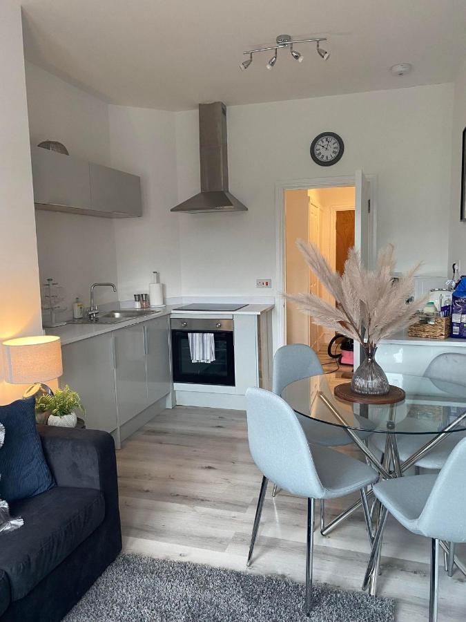 The Retreats 2: Pet-friendly Flat In * Kenfig Hill